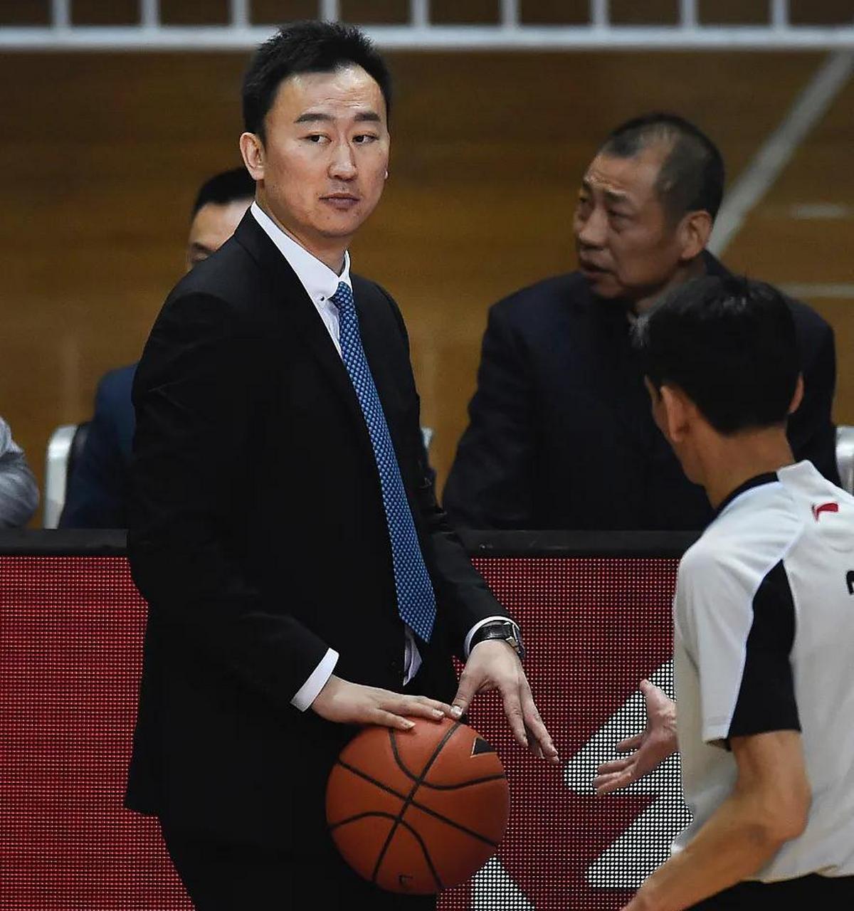 南帝座位空缺！广东宏远队教练团队人事变动